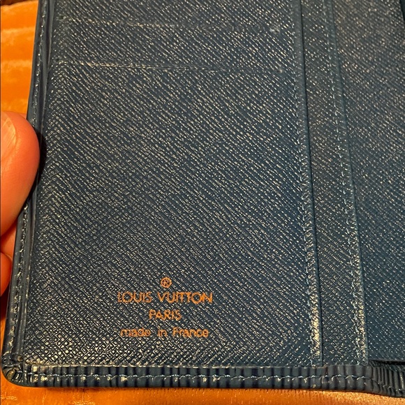 Louis Vuitton Teal Textured Wallet - Picture 2 of 6